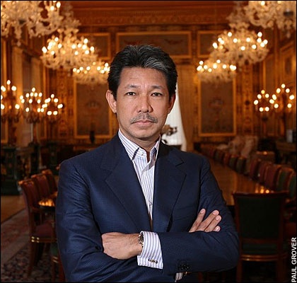 Who could resist this mustachioed weasel? Wring out them panties, girls!